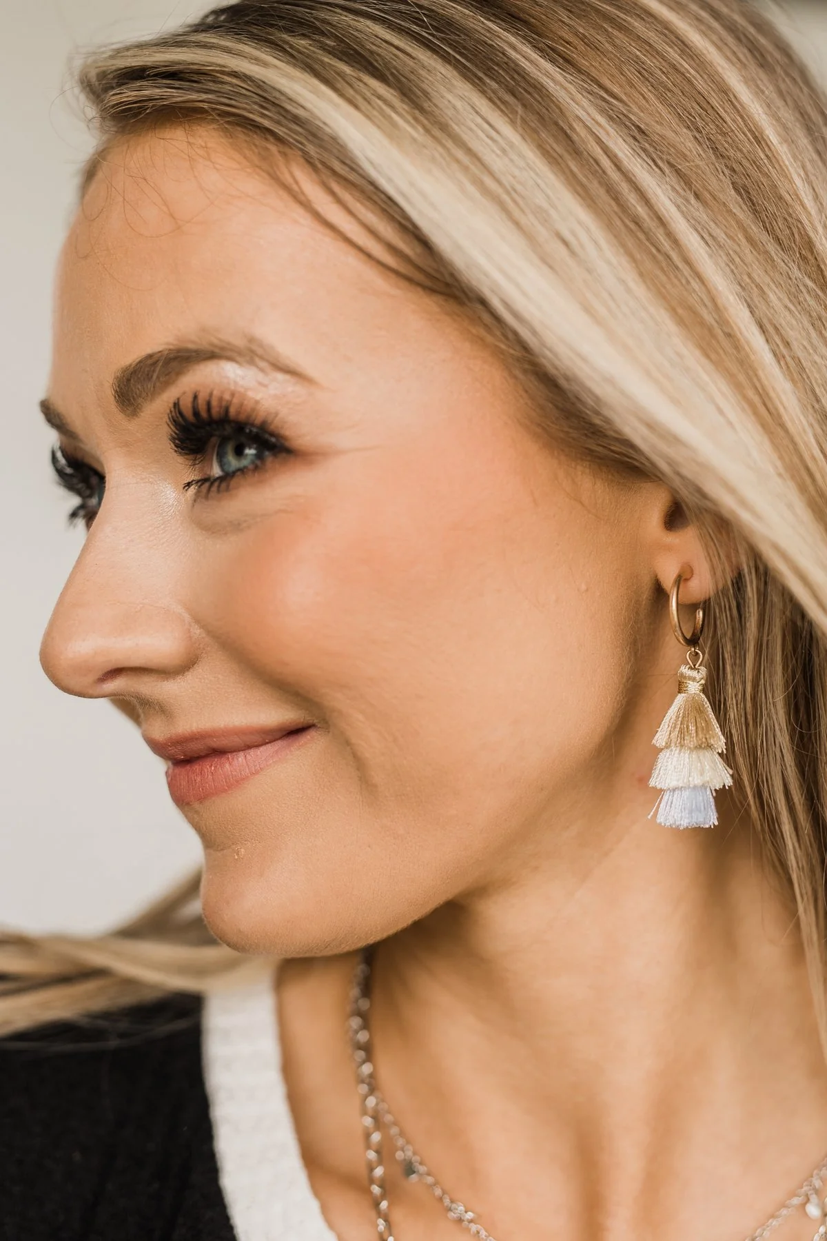 Alluring Tiered Tassel Earrings- Ivory & Gold - Image 3