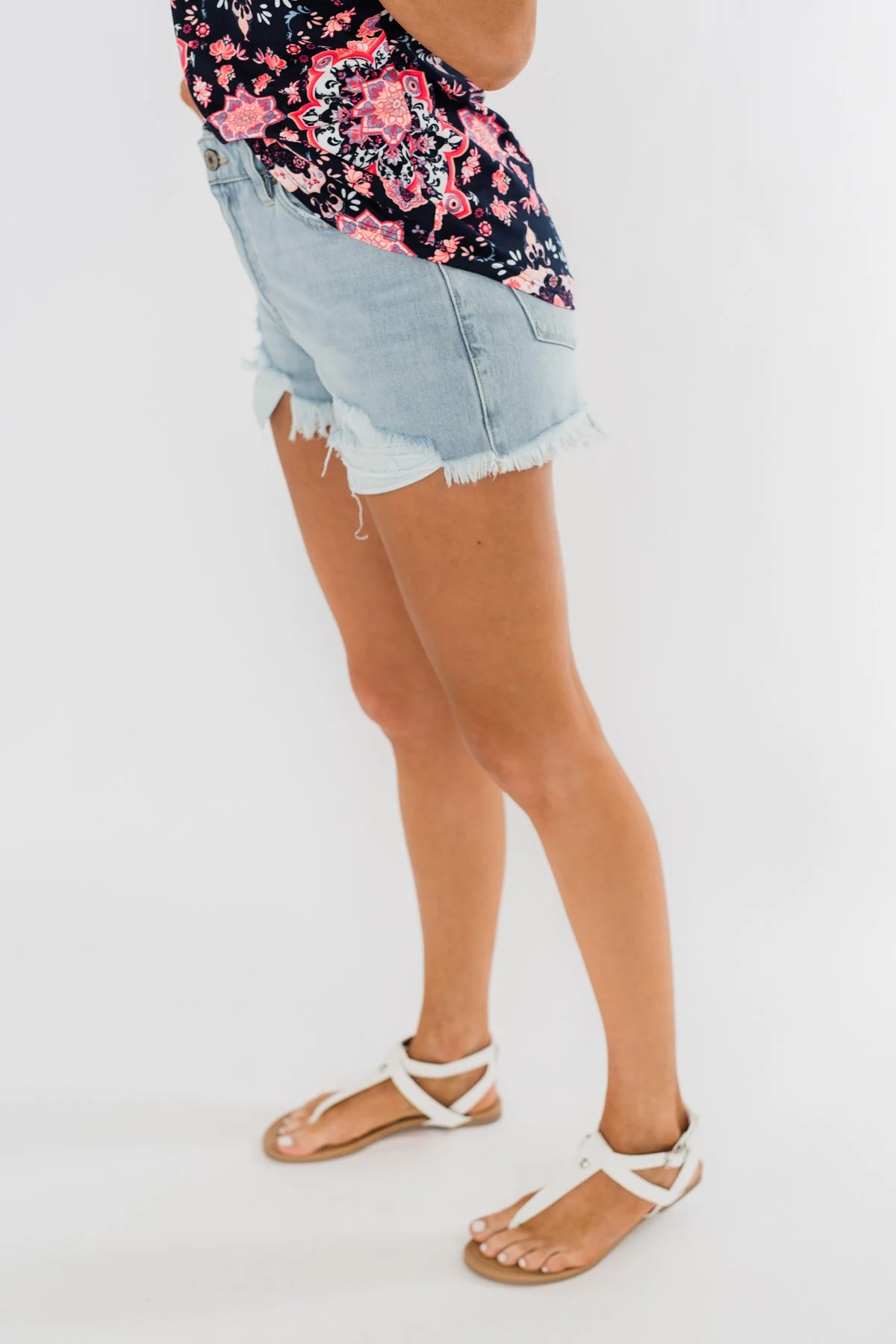 KanCan Frayed Hem Shorts- Elena Wash - Image 4