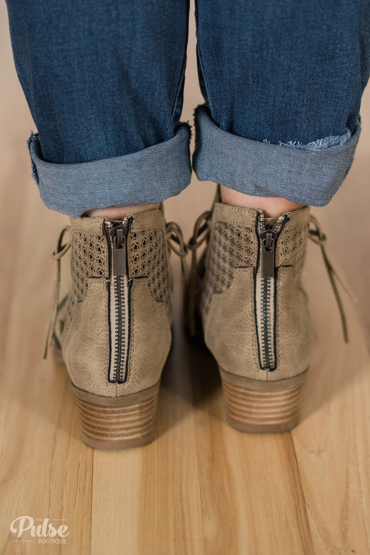 Very G Mata Ankle Boots- Cream - Image 4