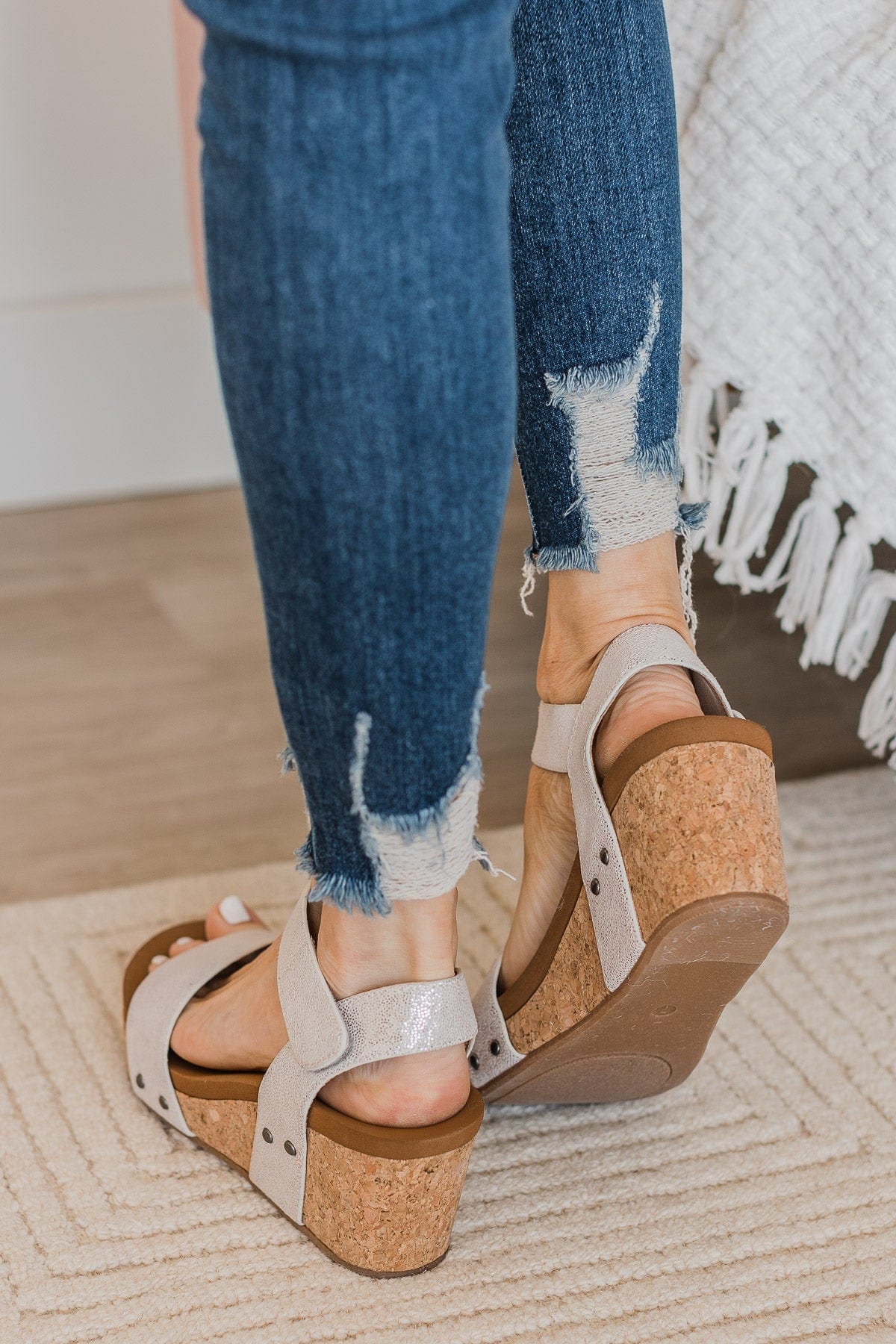 Very G Sol Wedges- White - Image 3